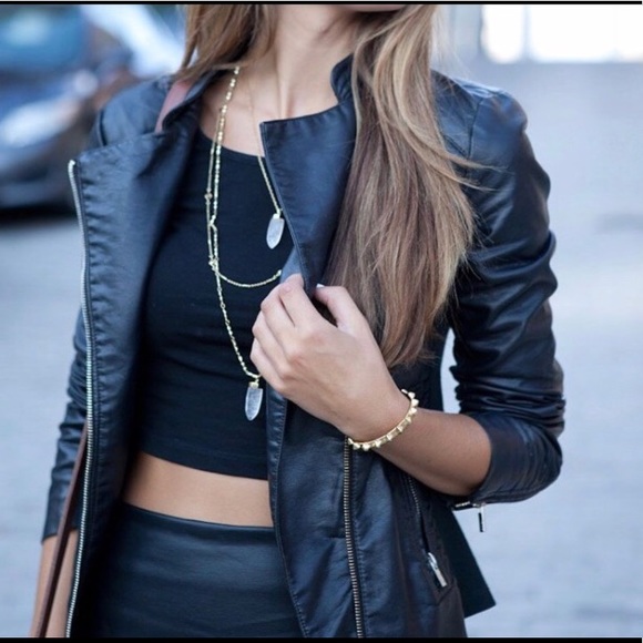 :: Stella & Dot💫Gold+QuartzAria Pendant Necklace Retired - Picture 2 of 12